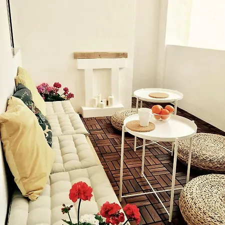 T. Llorente Apartment